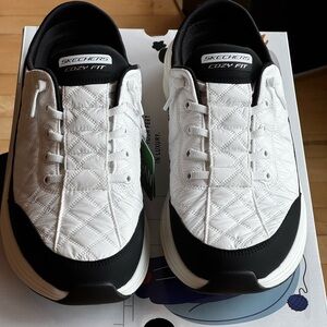 Brand New Skechers Men's White Quilted Slip-On Sneakers with Black Trim